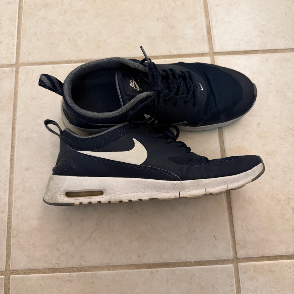 Nike Women’s max thea running shoes